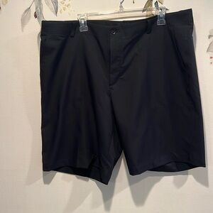 Men’s Nike golf shorts. Never worn. Size 40